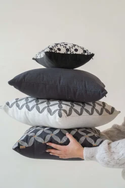 ZUSSS kussen grafisch gewoven patroon 45x45cm grijs* Kussens