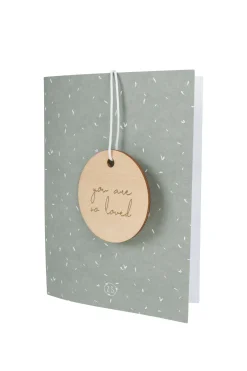 ZUSSS wenskaart met houten tag so loved saliegroen* Baby